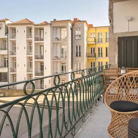 2br In Cardosas - Balcony - 1t Apartament