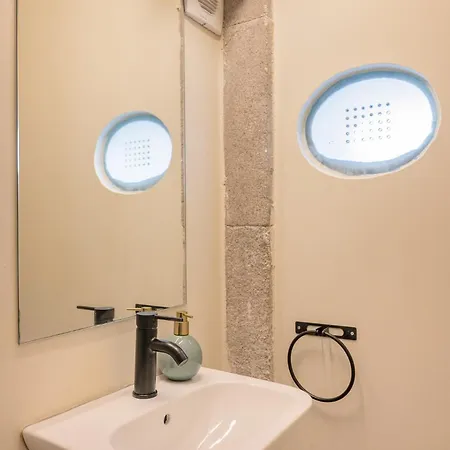 42 1t Cardosas Block Historic Ap * Porto