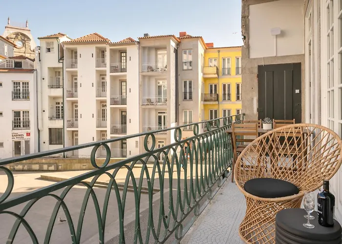 42 1t Cardosas Block Historic Ap Appartement