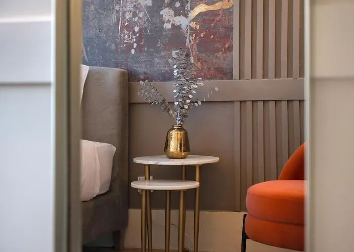 42 1t Cardosas Block Historic Ap Appartement